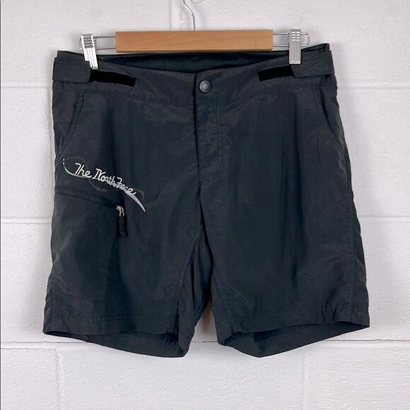 The North Face women’s black cycling padded lined mountain bike short - Picture 1 of 5